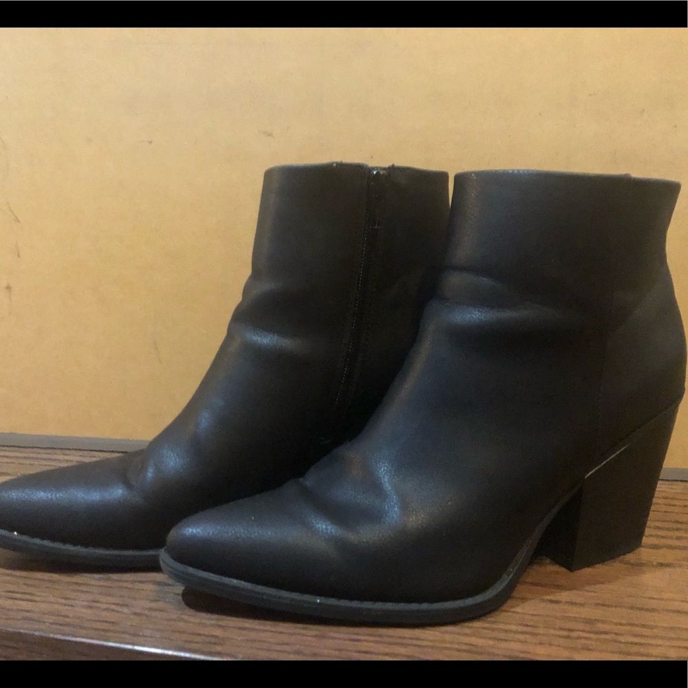 Soul Naturalizer black leather booties “Mikey” 9🖤
